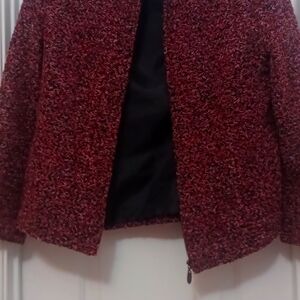 Liz Baker burgundy/black blend lined long sleeve blazer w/front zipper. Size 14P